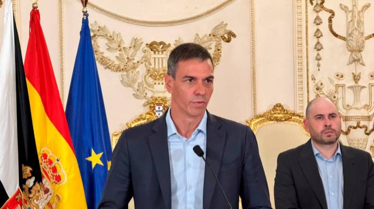 <i>El presidente del Gobierno, Pedro Sánchez, en Ceuta. / Iván Zambano / Europa Press.</i>