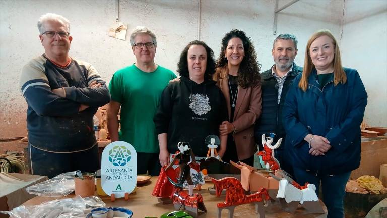 La delegada de Empleo de la Junta destaca “la calidad y variedad artesanal” de la provincia