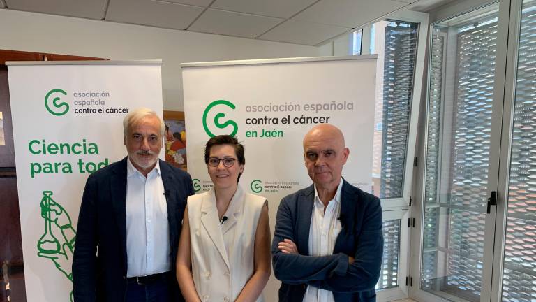 Pedro Sánchez, Amparo Jiménez y José Juan Gaforio. / Pablo Espinosa Luna / Diario JAÉN.