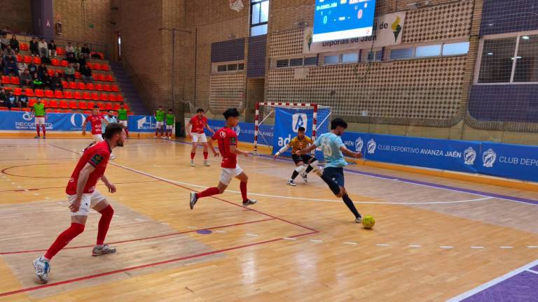 Avanza se lleva un vibrante derbi ante Mengíbar (2-1)