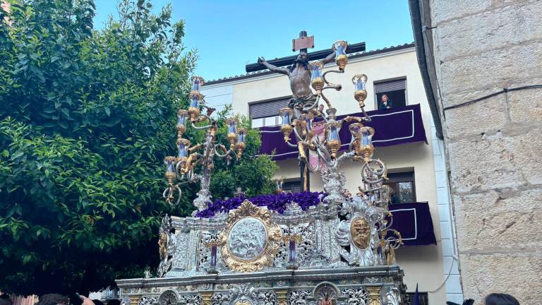 La Expiración acompaña a los jiennenses en el anochecer del Jueves Santo