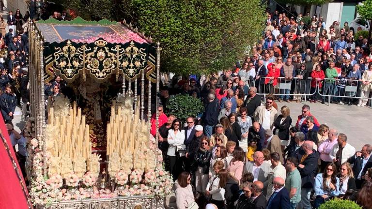 Torredelcampo celebra el encuentro de Nuestro Padre Jesús Nazareno y la Virgen de la Aurora