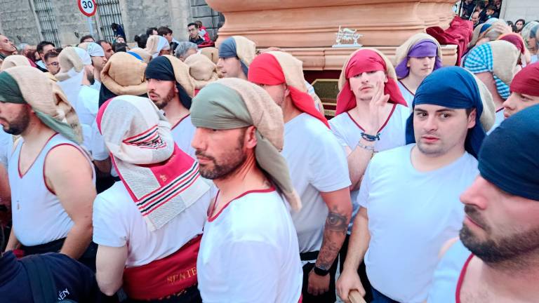 La Sentencia vive su primer Lunes Santo con el cariño de Jaén