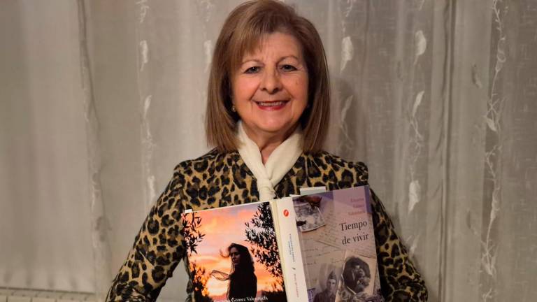 La pegalajeña Encarna Gómez vuelve a la posguerra con “Condenados al drama del silencio”