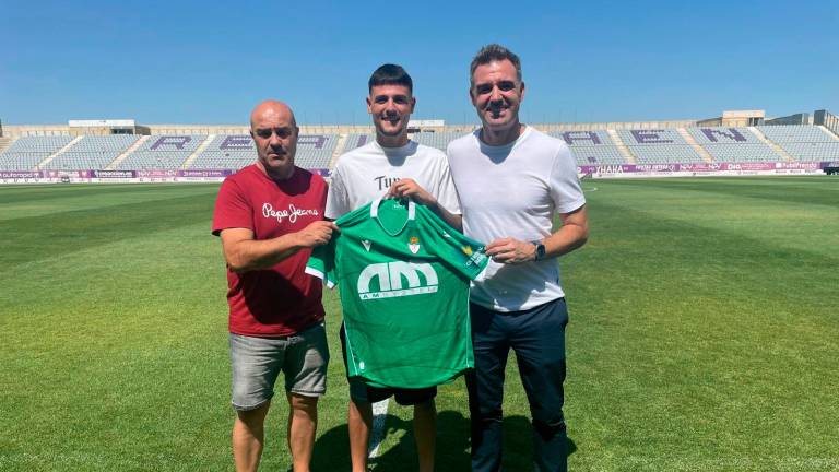 Pistoletazo de salida a la pretemporada del Real Jaén: once fichajes, canteranos y la presencia de Juan Cámara