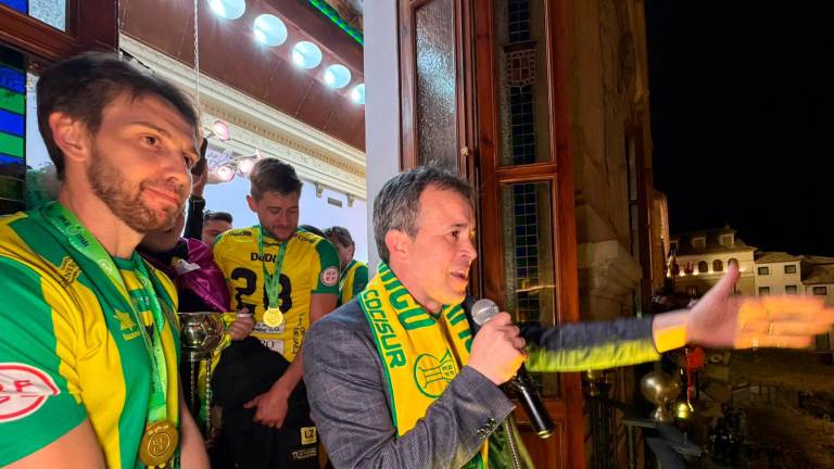 La ciudad honra a los tetracampeones de la Copa de España