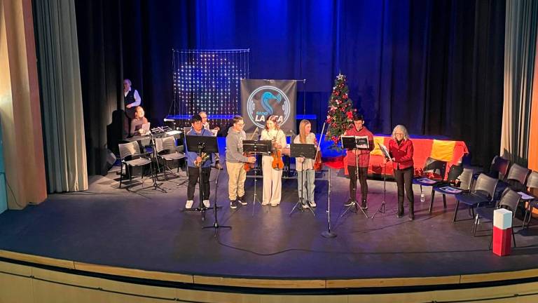 El Darymelia registra lleno absoluto para ver “La Navidad sí es lo que parece”