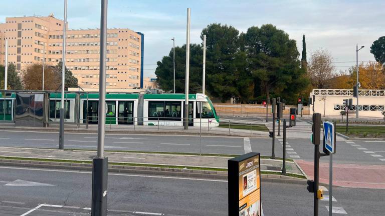 El tranvía sale a las calles de Jaén para seguir con las pruebas para su puesta en marcha