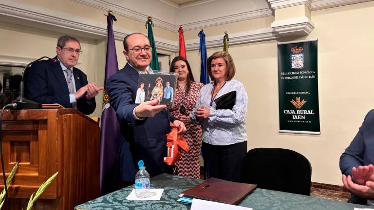 Incontable fe a un símbolo jaenero en el pregón de Santa Catalina