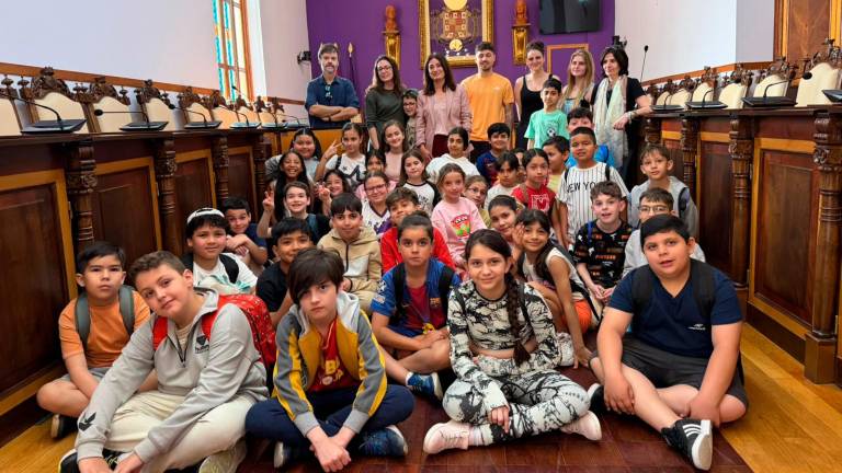 El CEIP Antonio Prieto conoce de primera mano el funcionamiento del Ayuntamiento