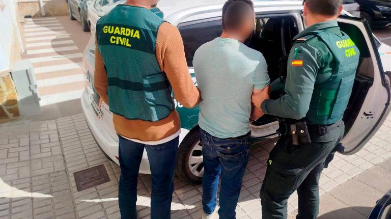 <i>Imagen de uno de los dos detenidos. / Guardia Civil.</i>