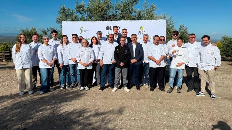 <i>Encuentro con cerca de cuarenta chefs. / Diputación de Jaén.</i>