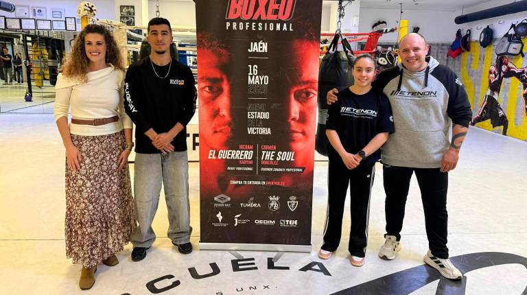 <i>Beatriz González, Hicham Karimi, Carmen González y Raúl Buendía en la presentación de la velada de boxeo. / Ayuntamiento de Jaén.</i>