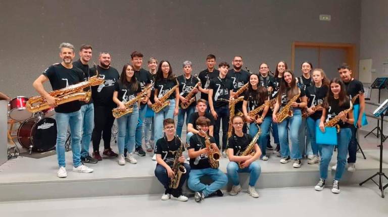 <i>Participantes de la tercera edición del Encuentro de Saxofonistas de Banda “Villa de Huelma”.</i>
