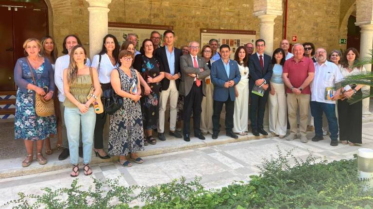 <i>Reconocmiento del CES provincial a Paco Reyes.</i>