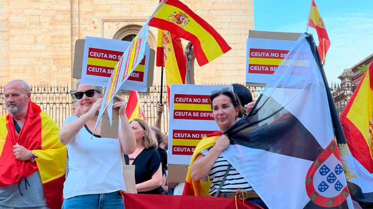 Jaén se vuelca con Ceuta: vecinos se concentran en la Plaza de Santa María