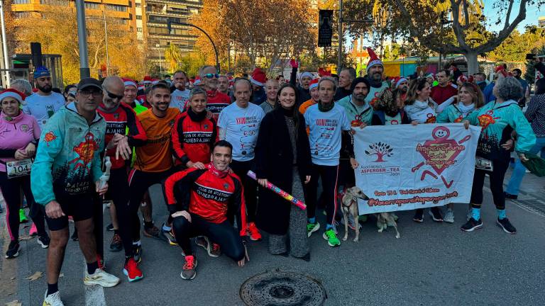 Medio millar de corredores despiden 2024 en la tradicional Subida al Castillo de Santa Catalina