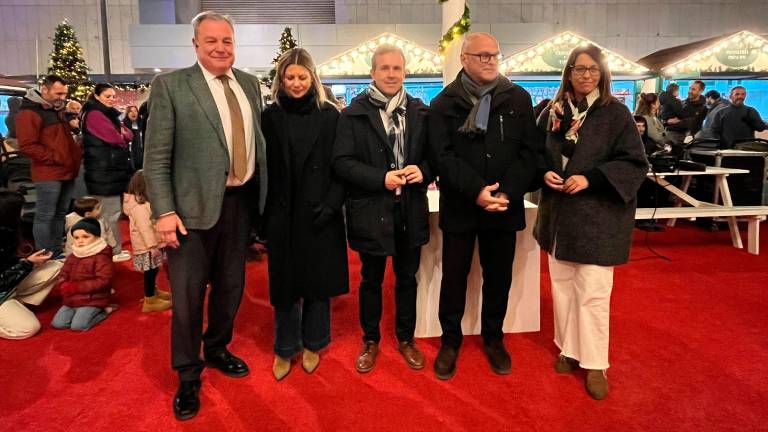 El Corte Inglés inaugura su espacio navideño rodeado de niños