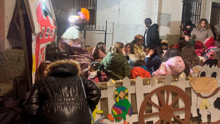 Los Reyes Magos colman de ilusión cada punto de la provincia