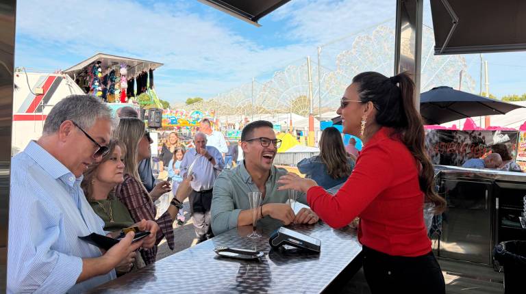 Fotogalería: Jaén vibra entre volantes el mejor ambiente del primer domingo de San Lucas
