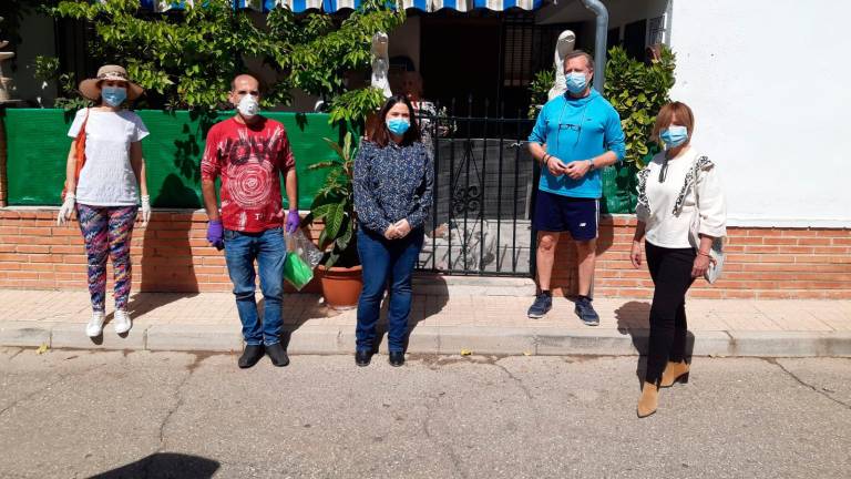 Entrega de mascarillas en Las Infantas