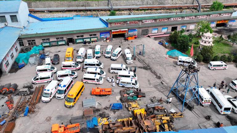 <i>Servicios de rescate en la mina de carbón de Liushenyu, en el norte de China. / Bai Zhibin / Xinhua News / Europa Press / ContactoPhoto.</i>