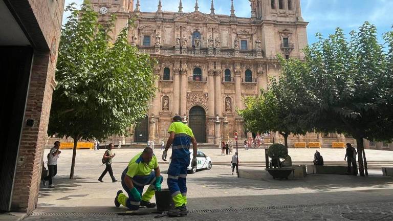 El Ayuntamiento de Jaén impulsa la limpieza de imbornales antes de las lluvias de otoño