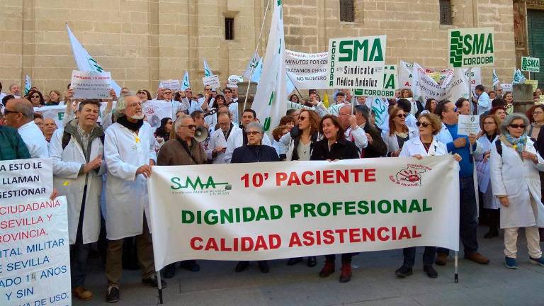 Los médicos de Andalucía se vuelven a concentrar este lunes ante el SAS