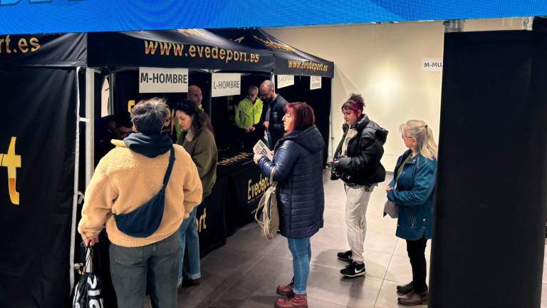 Gran afluencia en la recogida de dorsales en la antesala de la San Antón