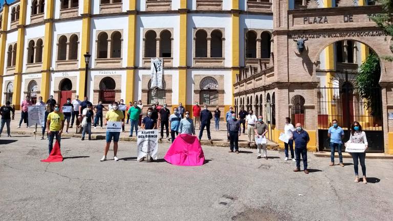 Paseo en defensa de la tauromaquia