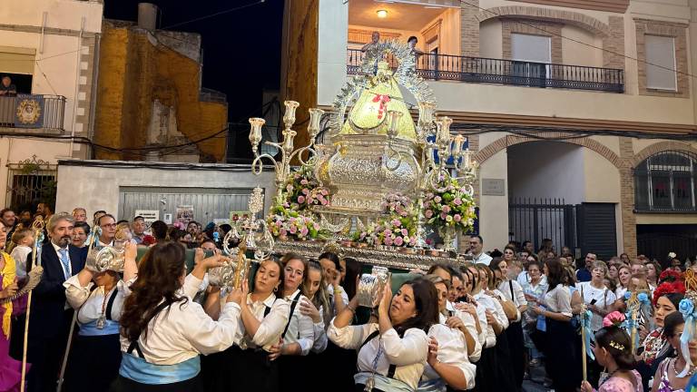 Entrega absoluta de los devotos a la Virgen de la Cabeza en Jamilena