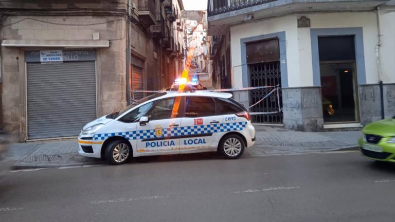 Susto en Alcalá la Real tras el derrumbe de un muro en un solar