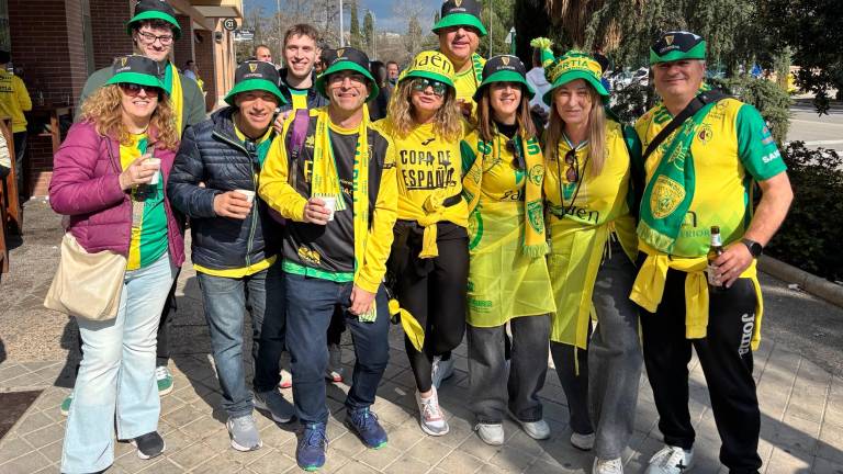 Una marea amarilla que celebra a lo grande el triunfo del Jaén Paraíso Interior