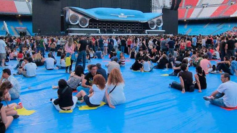 El cofundador de Lollapalooza predice que no habrá festivales ni grandes conciertos hasta 2022