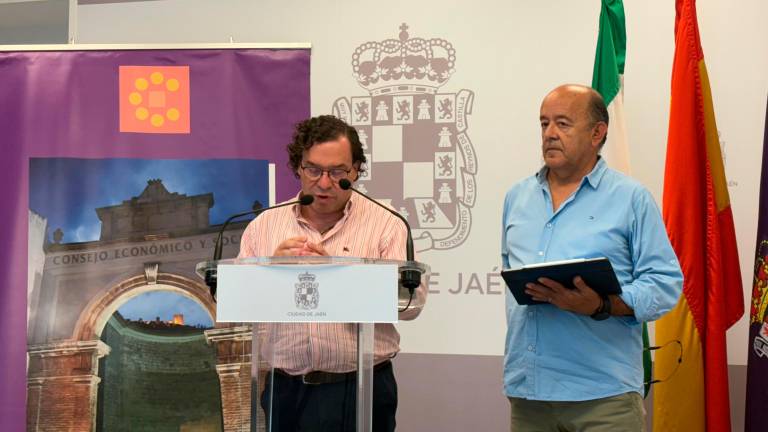 Luis Alberto García y José García Roa en la presentación del informe del CES local. / Nuria Fernández / Diario JAÉN. 