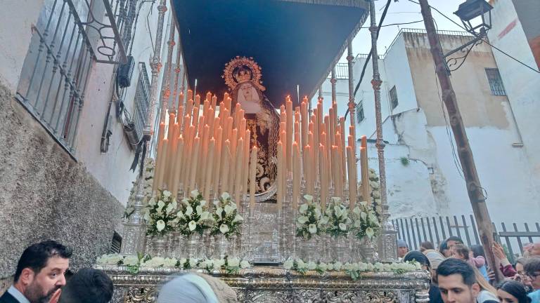 El Santo Sepulcro llena de solemnidad el Viernes Santo en Jaén