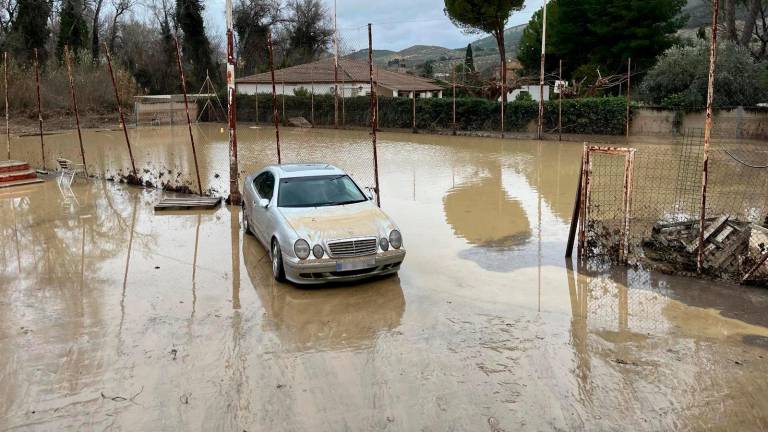 Puente de la Sierra, inundada, esta mañana, a 28 de enero de 2026. / Álvaro Guzguti / Diario JAÉN.