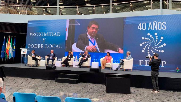 Reyes defiende que las diputaciones gestionen fondos europeos para llegar a todos los municipios