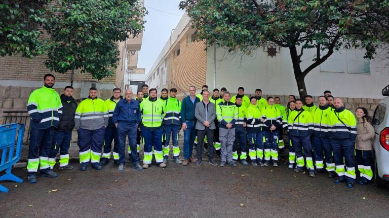 Foto de los trabajadores y trabajadoras del programa “Emplea-T”. / Ayuntamiento de Jaén.