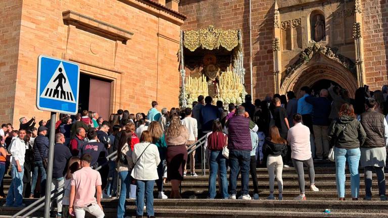 Linares se pone en pie ante la Oración en el Huerto en un espléndido Lunes Santo