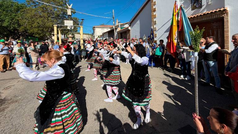 El fandango de Charilla cautiva en la romería de Hoya del Salobral