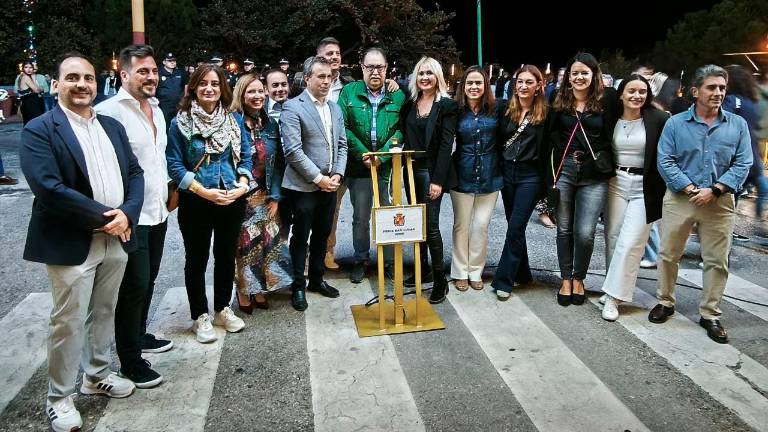 El ferial se ilumina para inaugurar las Fiestas de San Lucas 2025