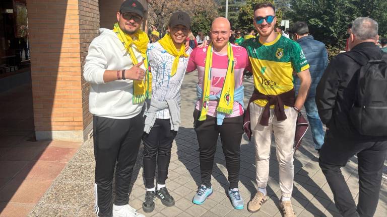 Una marea amarilla que celebra a lo grande el triunfo del Jaén Paraíso Interior