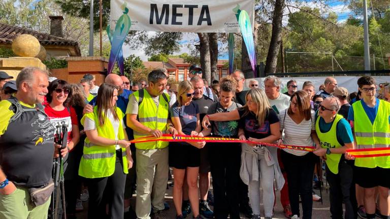 Más de 400 senderistas llenan El Neveral de solidaridad a beneficio de Aspace