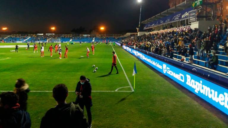 Aforo de 2.500 aficionados para buscar el título del grupo cuarto