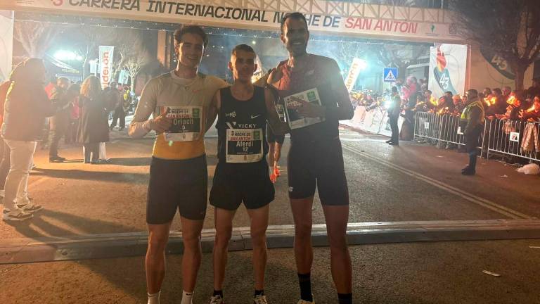 Fotogalería: La noche en la que Jaén ardió y corrió al unísono por la San Antón