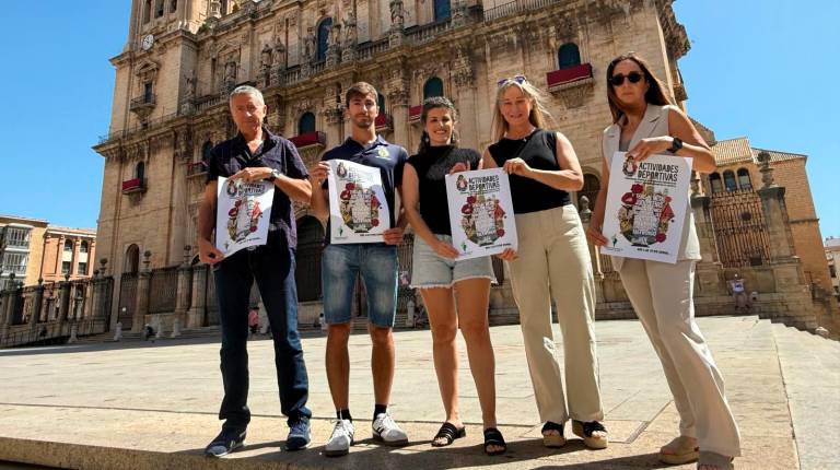 <i>Presentación del programa especial de actividades deportivas con motivo de la Feria de la Virgen de la Capilla. / Ayuntamiento de Jaén.</i>