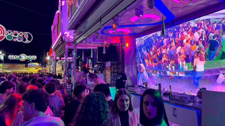 Fotogalería: Jaén vibra entre volantes el mejor ambiente del primer domingo de San Lucas