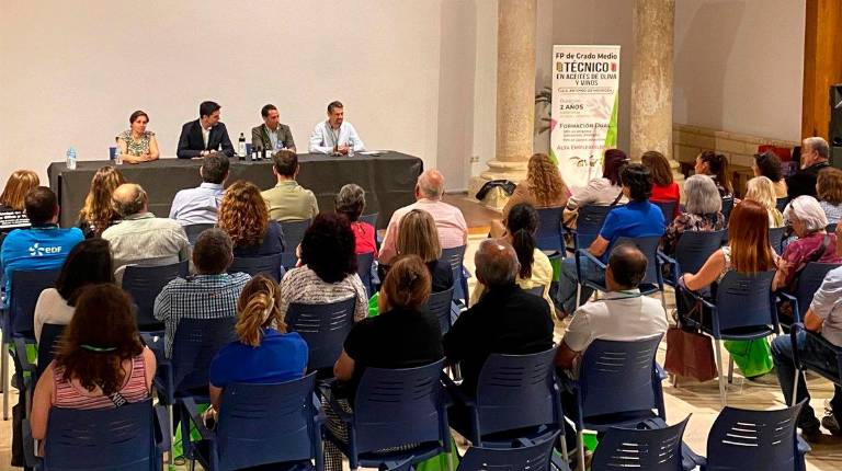 <i>Inauguración de las jornadas “AOVE’s influencers”. / Junta de Andalucía.</i>