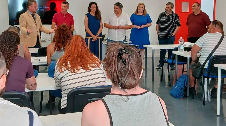 <i>Ana Mata visita una de estas acciones formativas. / Junta de Andalucía.</i>